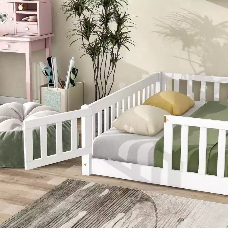 Lit Sailvan complet avec clôture et porte, lit plateforme pour enfants en bois massif
