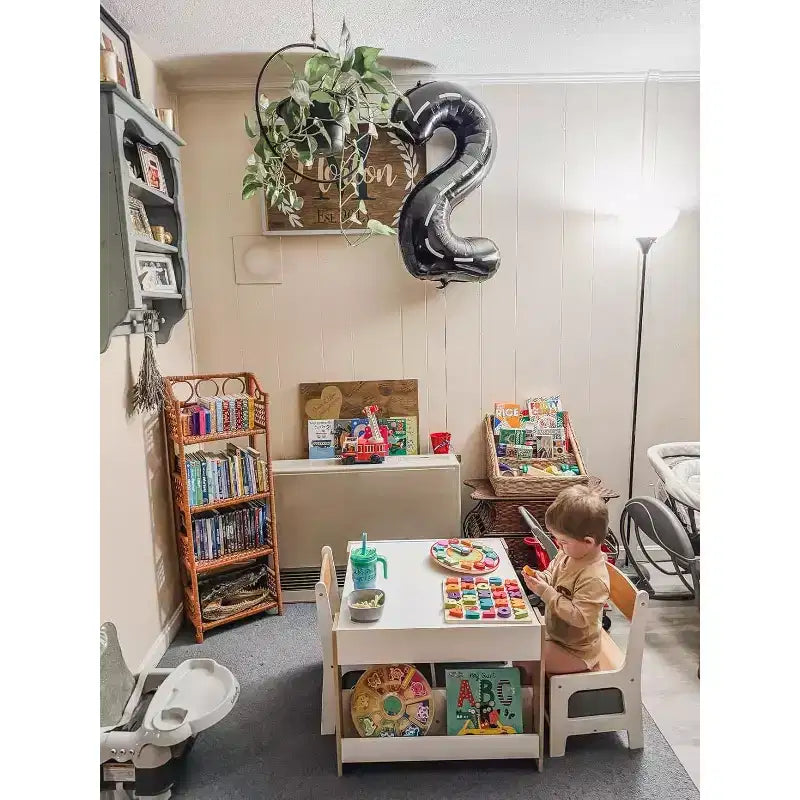 Ensemble table et chaises pour enfants, bureau pour tout-petits 4 en 1 avec tiroir de rangement, plateau de table détachable 2 en 1 pour salle de classe, maison, salle de jeux (blanc)