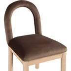 Chaise de salle à manger Meridian Furniture Conrad en velours marron