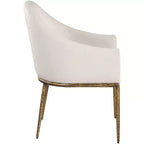 Chaise de salle à manger capitonnée avec accoudoirs Meridian Furniture Ferro en tissu texturé performance lin beige
