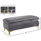 Pouf en velours Naomi de Meridian Furniture