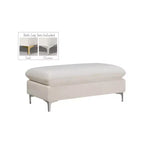 Pouf en velours Naomi de Meridian Furniture