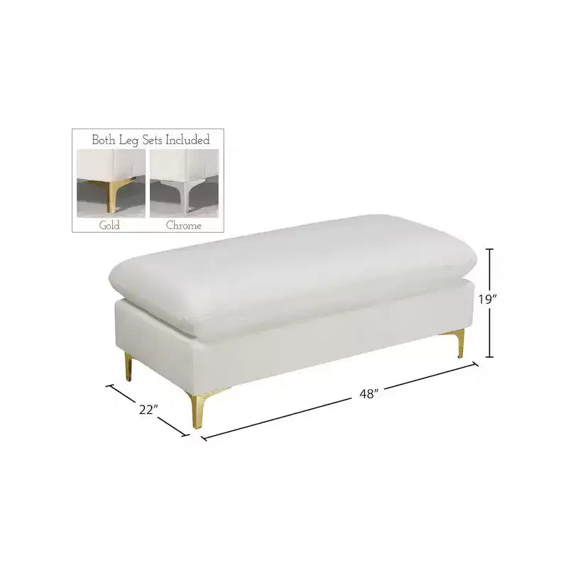 Pouf en velours Naomi de Meridian Furniture