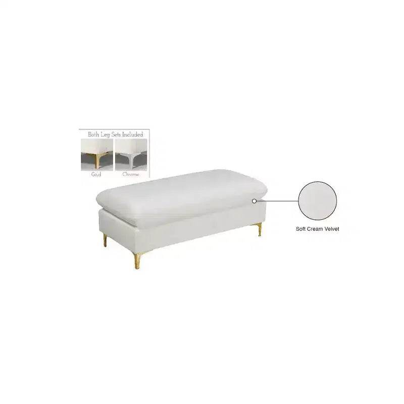 Pouf en velours Naomi de Meridian Furniture