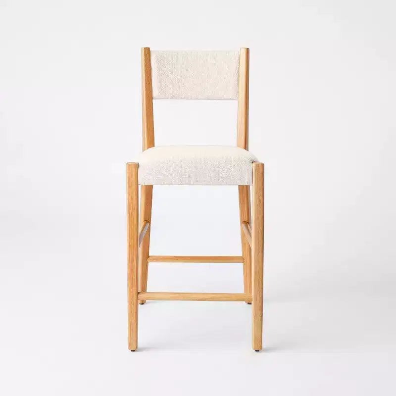Lot de 2 tabourets de bar rembourrés Yalecrest avec dossier et cadre en bois, hauteur comptoir, crème/naturel - Threshold™ conçu avec Studio McGee