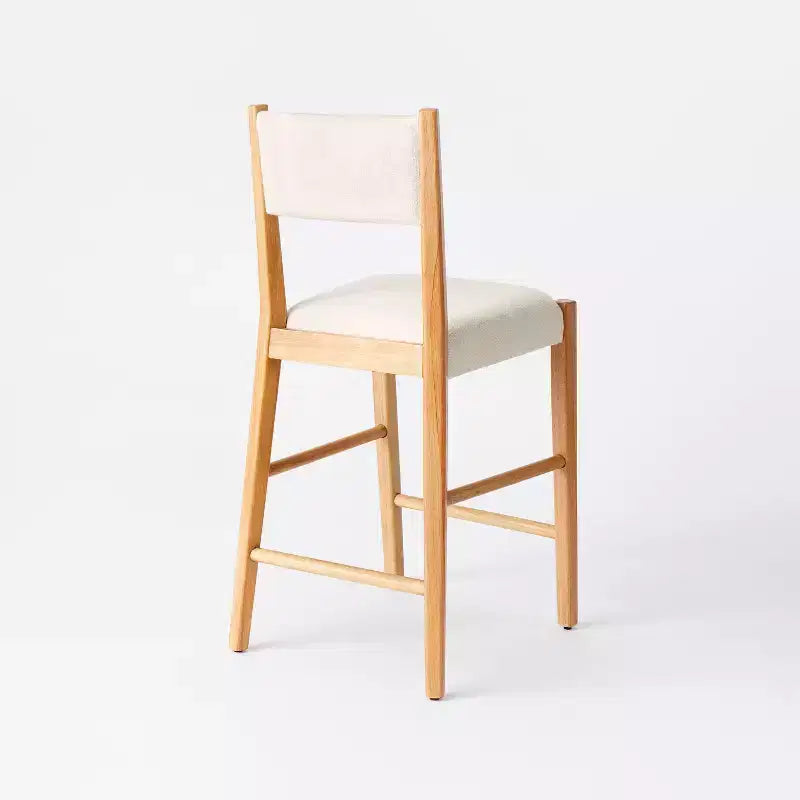 Lot de 2 tabourets de bar rembourrés Yalecrest avec dossier et cadre en bois, hauteur comptoir, crème/naturel - Threshold™ conçu avec Studio McGee