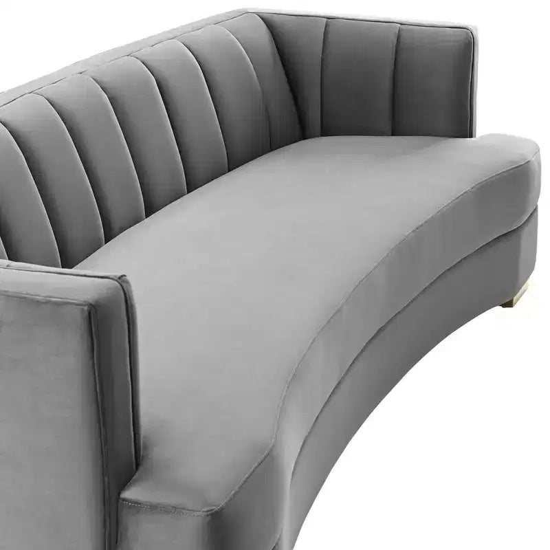 Canapé Courbe Enveloppant en Velours Performance Capitonnage Vertical Gris - Modway : Élégance Art Déco Glamour, Pieds en Acier Inoxydable Doré