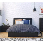 Ensemble de chambre Epik 3 mc avec panneaux d'extension de tête de lit noirs – Nexera : Style moderne et contemporain, inclut une table de chevet