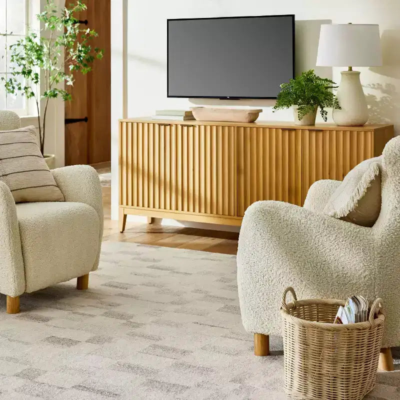 Meuble TV festonné en bois Thousand Oak pour téléviseurs jusqu'à 70 po, brun - Threshold™ conçu avec Studio McGee