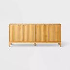 Meuble TV festonné en bois Thousand Oak pour téléviseurs jusqu'à 70 po, brun - Threshold™ conçu avec Studio McGee