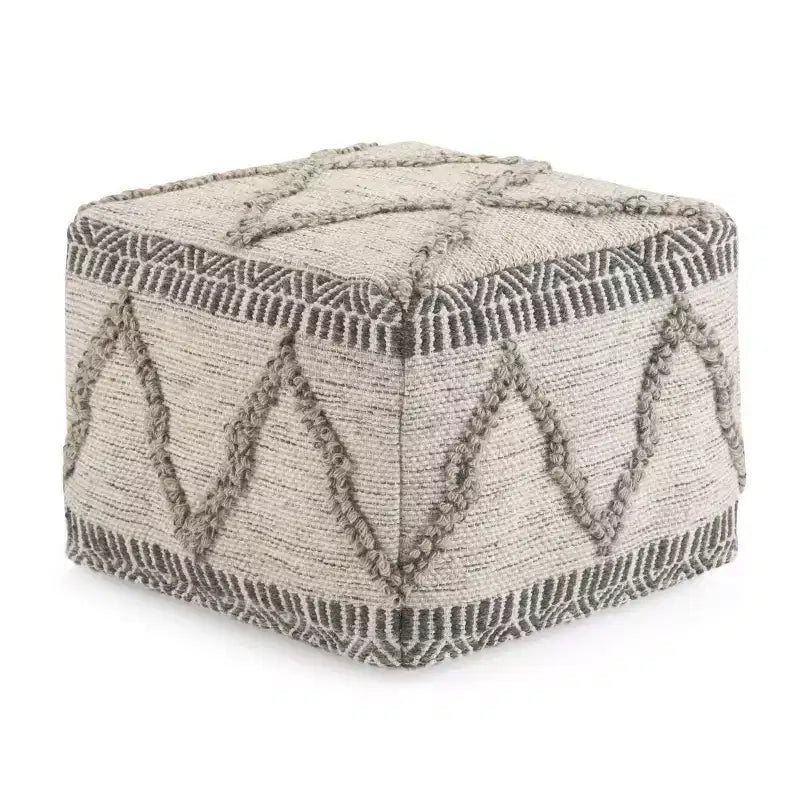 Pouf Tasneem carré d'inspiration marocaine gris naturel – WyndenHall : Tissé à la main, Laine et coton, Aucun assemblage requis