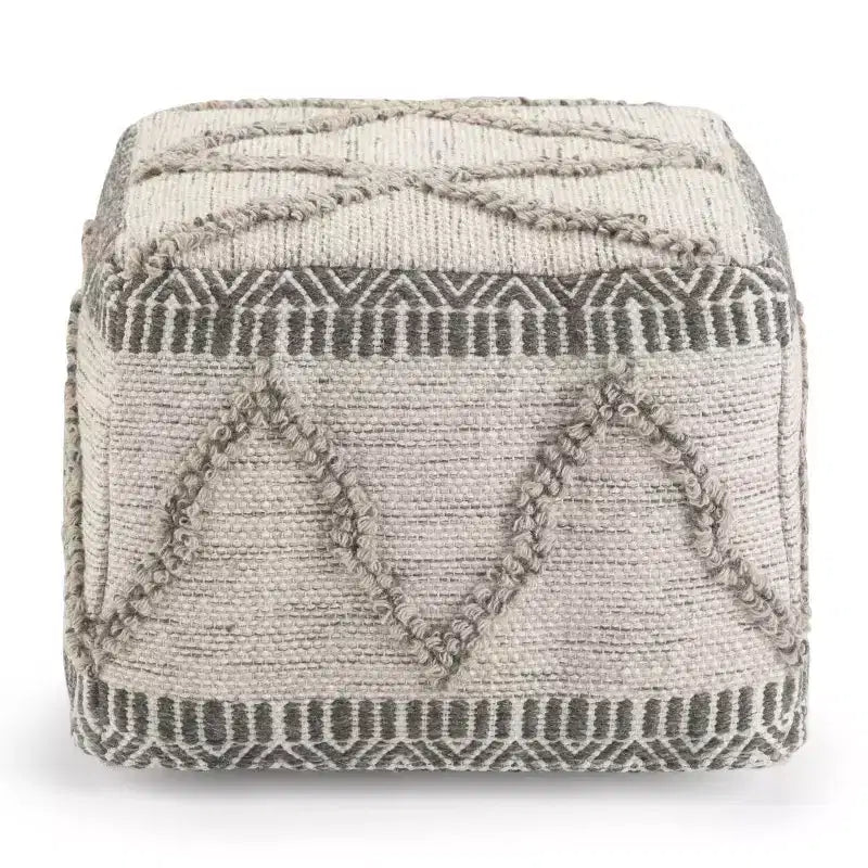 Pouf Tasneem carré d'inspiration marocaine gris naturel – WyndenHall : Tissé à la main, Laine et coton, Aucun assemblage requis