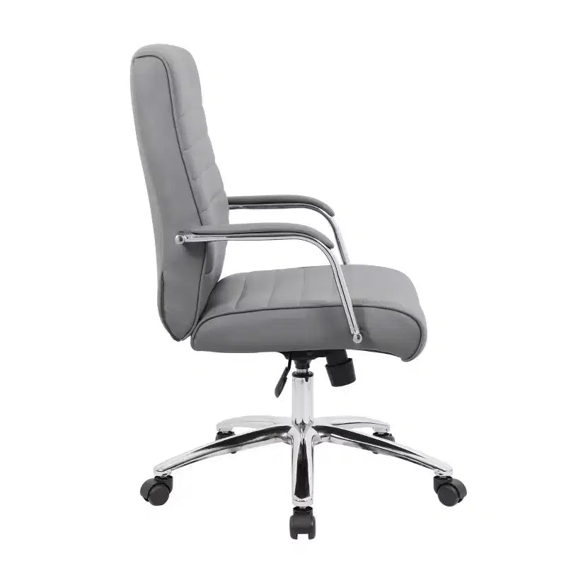 Chaise de conférence de direction grise - Boss Office Products : CaressoftPlus, Piètement chromé, Capacité de 125 kg
