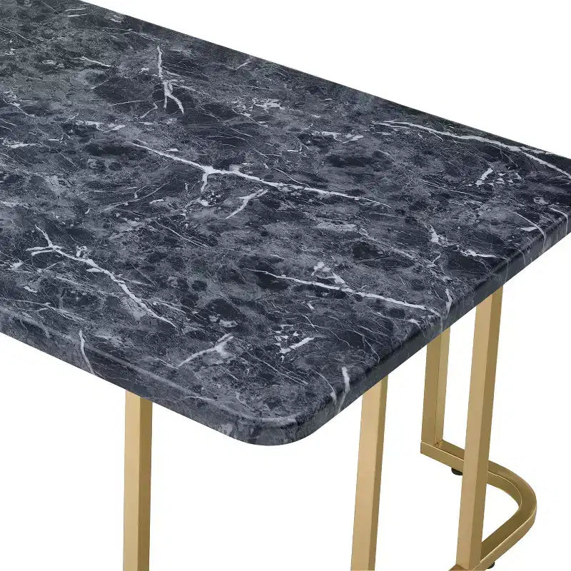 Table basse Trillick en simili-marbre doré/noir - miBasics : style moderne du milieu du siècle, cadre en acier, rectangulaire, capacité de 34 kg