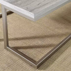 Table d'appoint David en gris driftwood/métal - Steve Silver Co. : Base en fer étain, forme carrée, assemblage sans outils