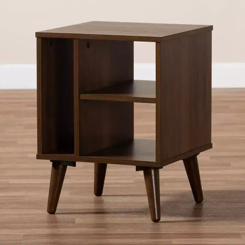Table d'appoint Sami en noyer - Baxton Studio
