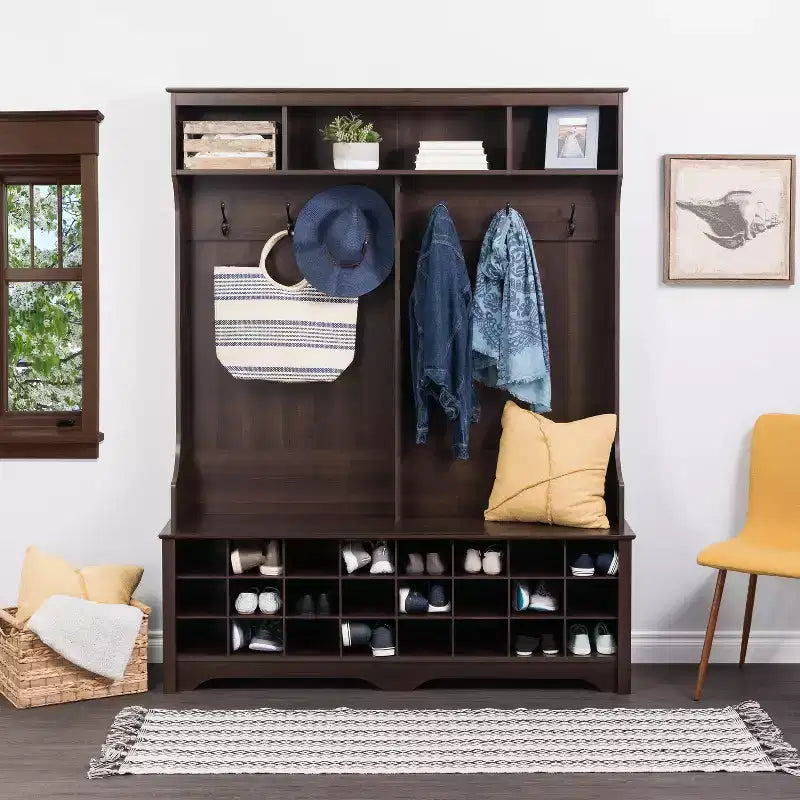Meuble d'entrée Prepac de 60 po de large avec 24 casiers à chaussures