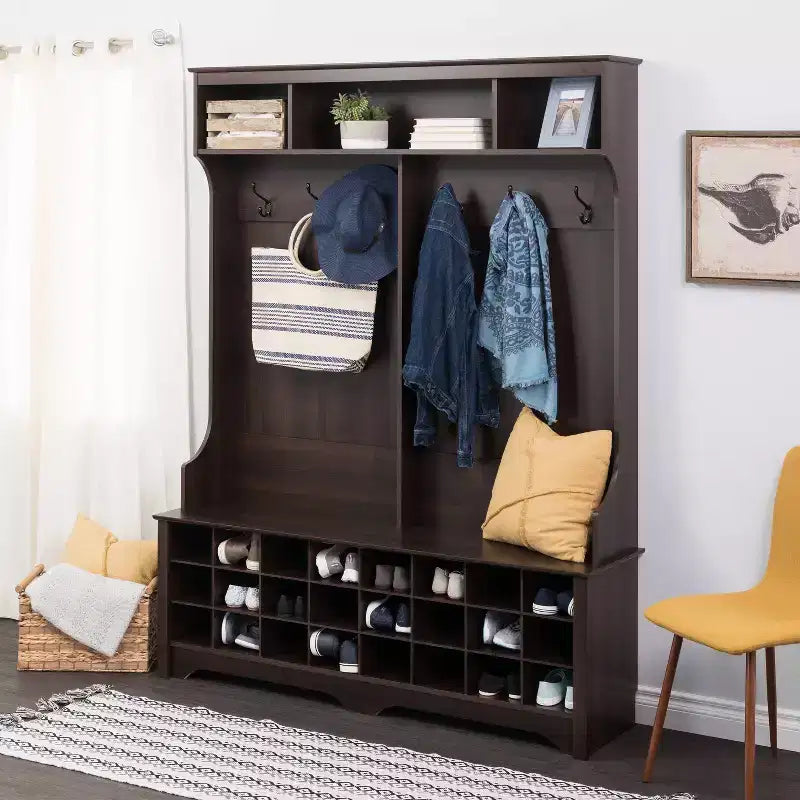 Meuble d'entrée Prepac de 60 po de large avec 24 casiers à chaussures