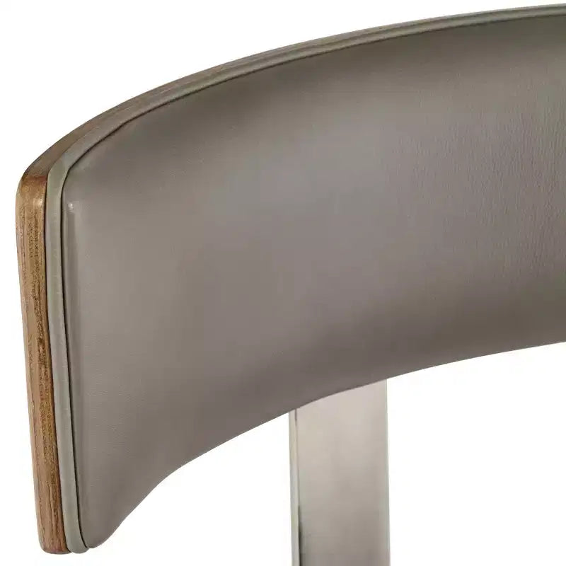 Tabouret de bar pivotant Studio 55D Tilden Wood, marron, 66 cm de hauteur, avec coussin en cuir gris de style milieu du siècle, dossier et repose-pieds, pour comptoir de cuisine ou îlot.