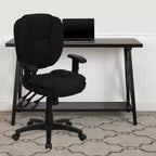 Chaise de bureau ergonomique pivotante multifonction Flash Furniture à dossier mi-hauteur avec coussin supérieur et accoudoirs réglables