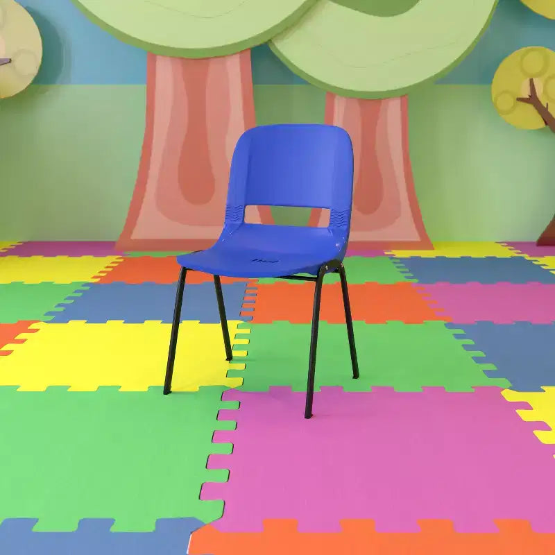 Chaise empilable ergonomique Emma et Oliver - Crèche et école à domicile (16 sièges)