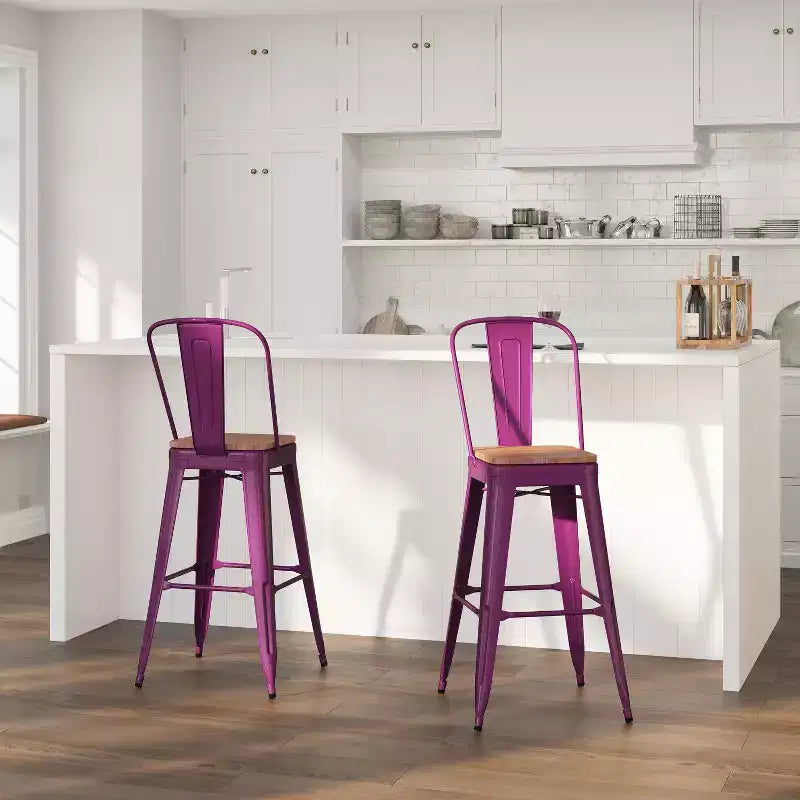 Tabouret de comptoir Merrick Lane 30 en métal, pour intérieur et extérieur, avec dossier à lattes verticales, repose-pieds intégré et assise en bois