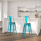 Tabouret de comptoir Merrick Lane 30 en métal, pour intérieur et extérieur, avec dossier à lattes verticales, repose-pieds intégré et assise en bois