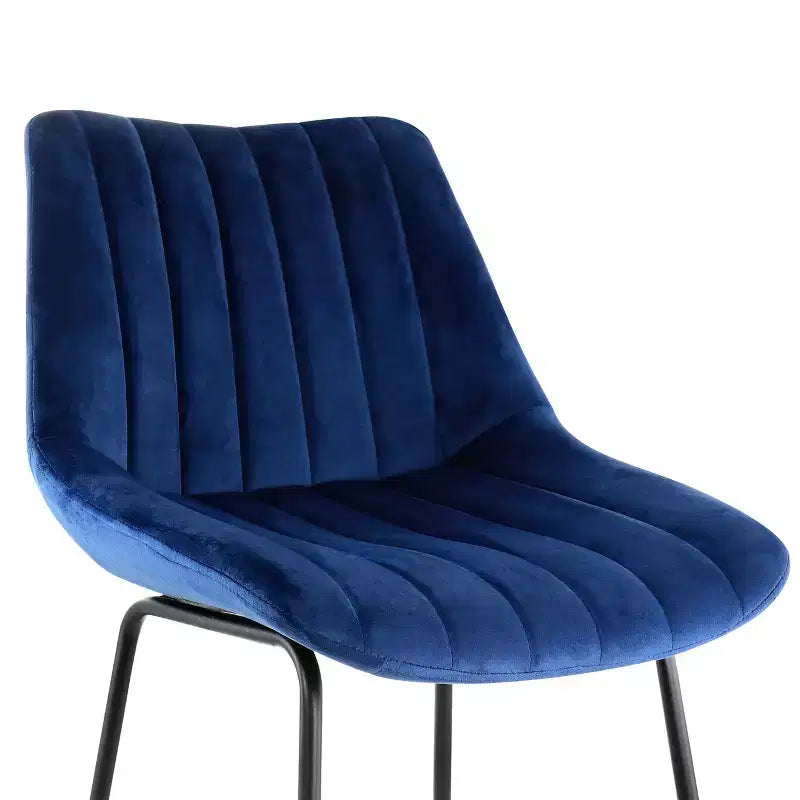 Chaise de bar capitonnée en velours Elama, lot de 2, bleue avec pieds en métal